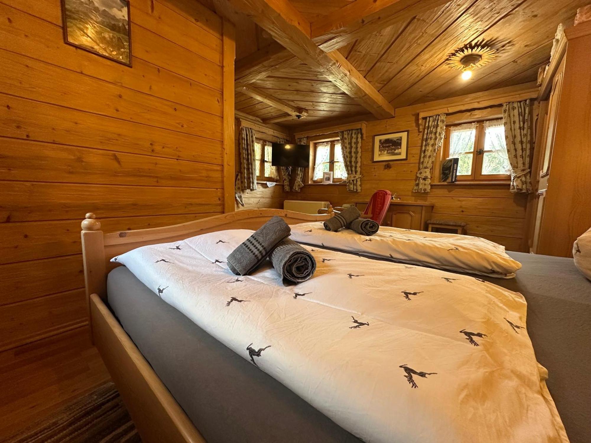 Almbruennerl Die Almhuette Auf Der Raffner Alm Ruhpolding Exterior foto
